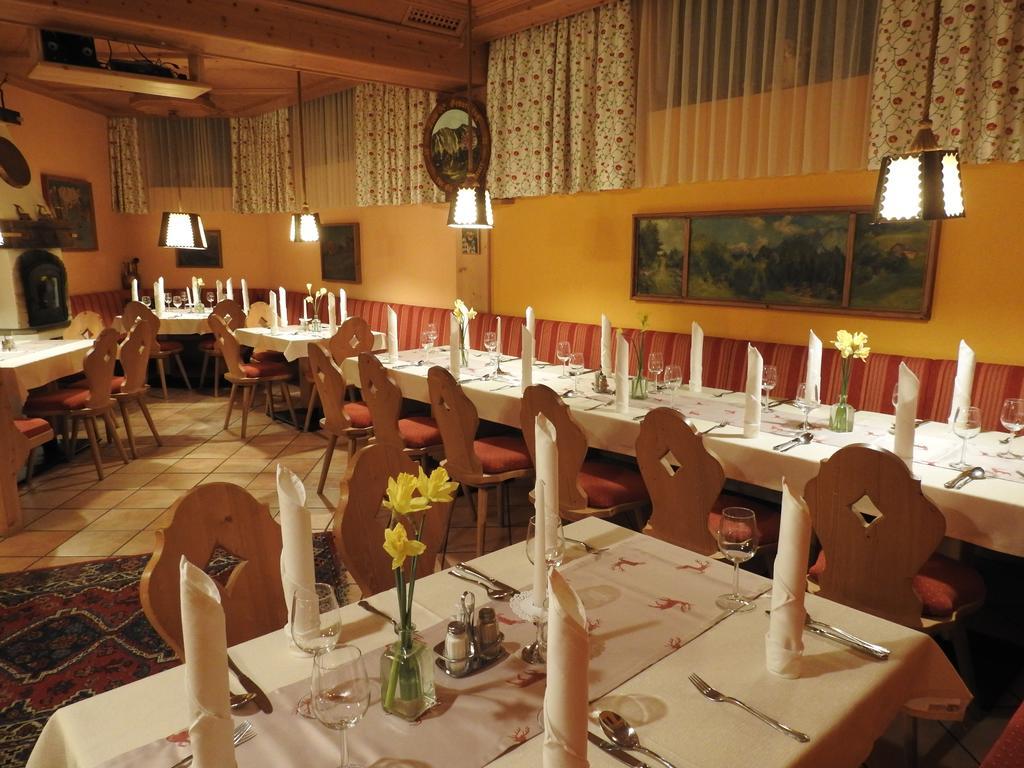 מלון אוץ Gasthof Piburger See מראה חיצוני תמונה