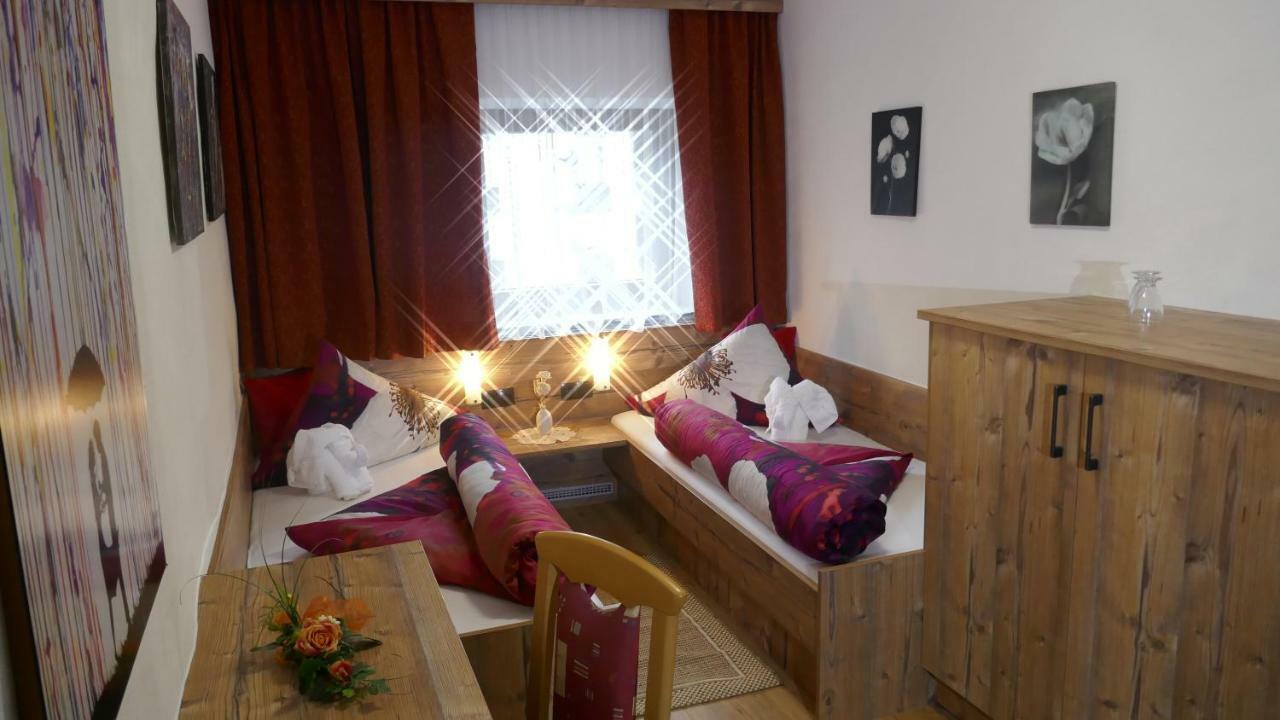 מלון אוץ Gasthof Piburger See מראה חיצוני תמונה